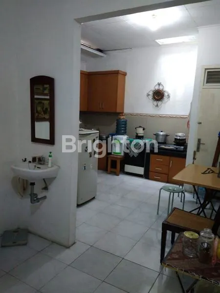 image RUMAH 2 LANTAI SIAP HUNI, NYAMAN DAN TERAWAT (7)