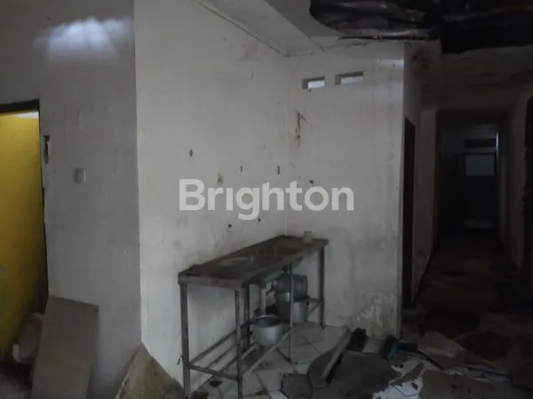 image RUMAH BESAR DI JALAN RAYA STRATEGIS (10)