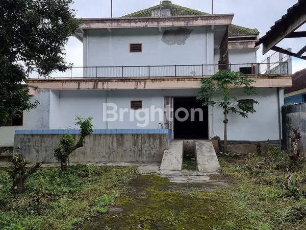 image RUMAH DAN BANGUNAN CUKUP LUAS DAN STRATEGIS DAERAH TAJINAN (4)