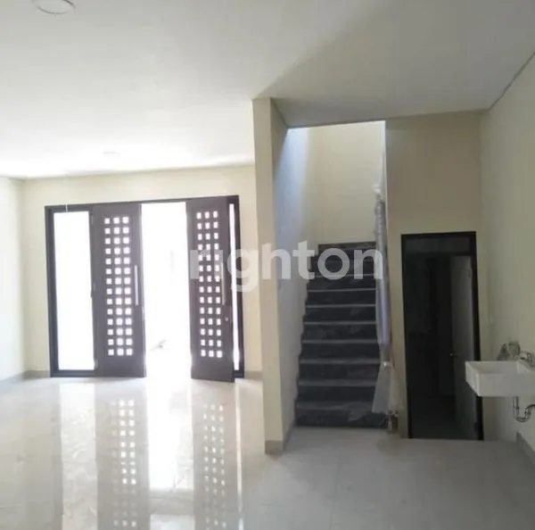 image RUMAH MEWAH HARGA MURAH, HUNIAN 2LT MINIMALIS (2)