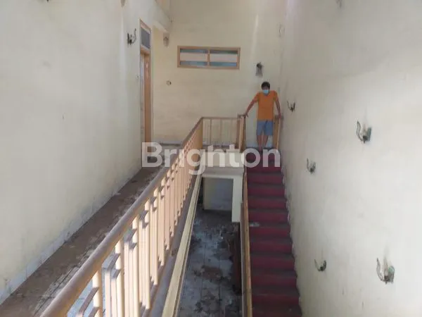 image PERUMAHAN KOTA SURABAYA DEKAT KAMPUS UBAYA, DAN DEKAT CAFE , TEMPAT BISNIS. COCOK U INVESTASI (1)