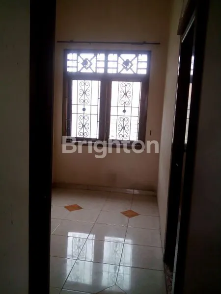 image RUMAH 2 LANTAI DEKAT PUSAT KOTA MOJOKERTO (6)