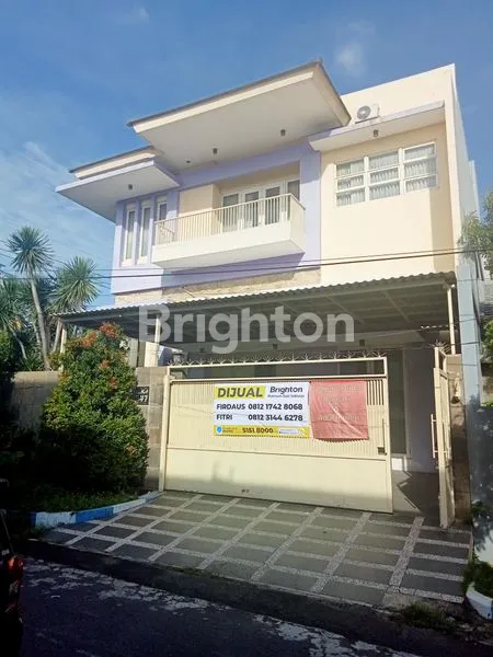 image RUMAH MEWAH 4 LANTAI, SELANGKAH  KE JALAN RAYA MERR SBY (1)