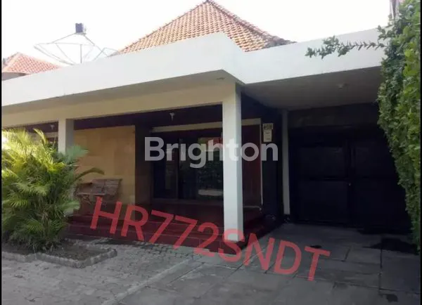 image RUMAH SERUNI PUSAT KOTA SURABAYA COCOK UNTUK KANTOR DAN CAFE (2)