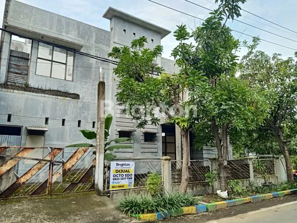 image BANGUNAN SETENGAH JADI 2 LANTAI, OWNER BUTUH, COCOK SPLIT BANGUNAN MODERN 2 LANTAI (1)