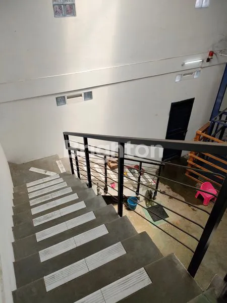 image GUDANG BAGUS DI SOEKARNO HATTA BANDUNG (5)