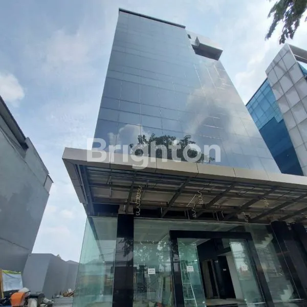 GEDUNG 6 LANTAI DI JAKARTA SELATAN