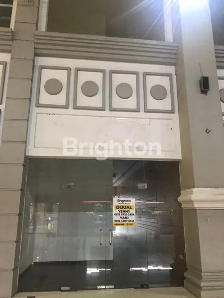 DI SEWAKAN RUKO 3 SETENGAH LANTAI