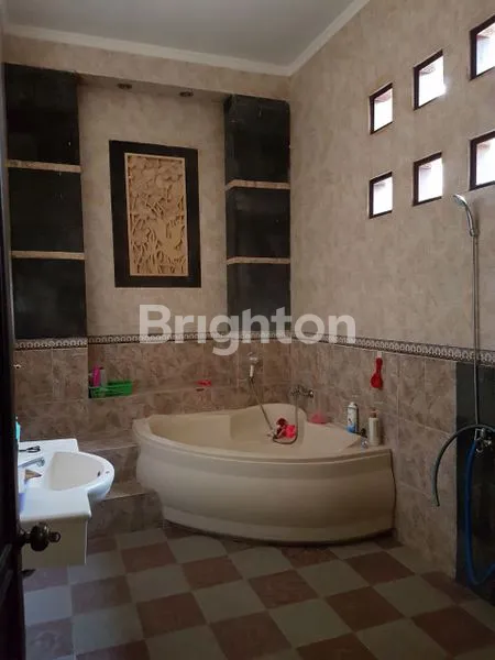 image MEWAH PINGGIR JL PERUM BANYURADEN PRATAMA GAMPING (6)