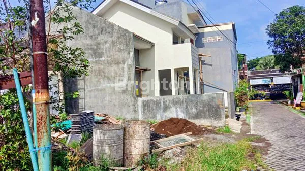 image RUMAH BARU GRESS DEKAT PINTU KELUAR TOL DI SAWOJAJAR II KOTA MALANG HARGA MURAH! FREE AJB FREE PAGAR (6)