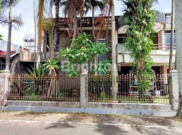 image RUMAH DI JL LOMPOBATANG TIDAR (1)