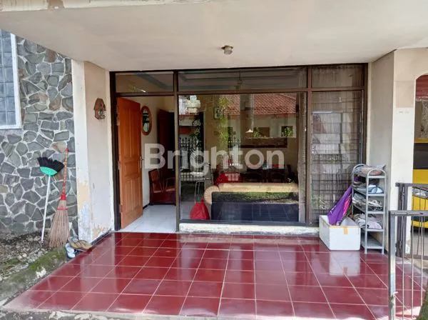 image RUMAH DI JL LOMPOBATANG TIDAR (6)