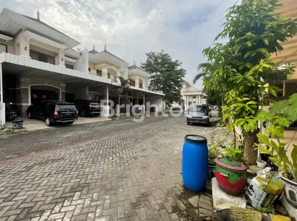 image RUMAH DI RUNGKUT (2)