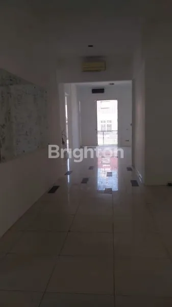 image *URGENT BU BANGET......\U203C* *RUMAH BARU SDH DIKONSEP UTK KANTORAN** SIDOSERMO PDK, SURABAYA* (2)