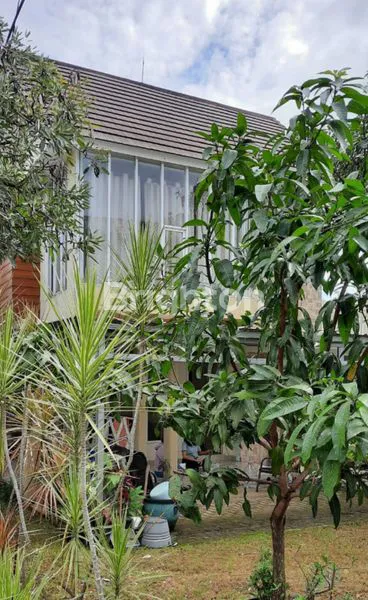 image RUMAH 2 LANTAI MODERN DAN ASRI (4)