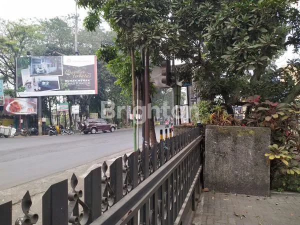 image RUMAH DI SUNANDAR PRIYO SUDARMO MALANG (8)