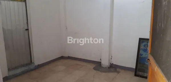 image RUMAH TUA TENGAH KOTA, STRATEGIS HANYA 270 METER DARI JL GAJAHMADA (4)