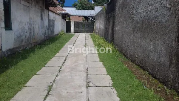 image RUMAH DENGAN TANAH YANG LUAS  (6)