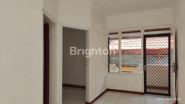 image RUMAH SIAP HUNI LOKASI STRATEGIS DEKAT KAMPUS UNAIR (2)