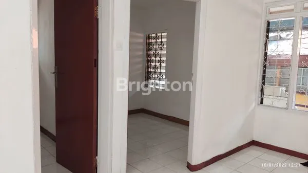 image RUMAH SIAP HUNI LOKASI STRATEGIS DEKAT KAMPUS UNAIR (4)