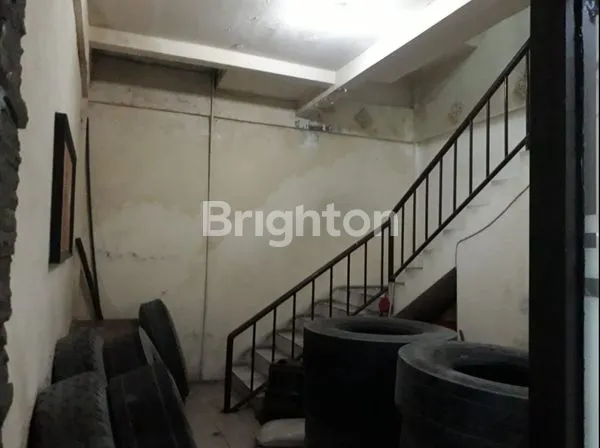 image MURAH RUKO 3,5 LANTAI JALAN LAKSDA M NAZIR COCOK UTK KANTOR & SEGALA USAHA, STRATEGIS DEKAT PELABUHAN TANJUNG PERAK (7)