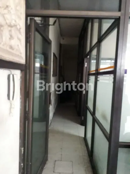 image MURAH RUKO 3,5 LANTAI JALAN LAKSDA M NAZIR COCOK UTK KANTOR & SEGALA USAHA, STRATEGIS DEKAT PELABUHAN TANJUNG PERAK (8)
