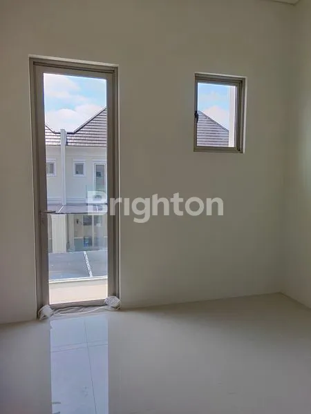 image RUMAH BARU SIAP HUNI GREENLAND SURABAYA BARAT (3)