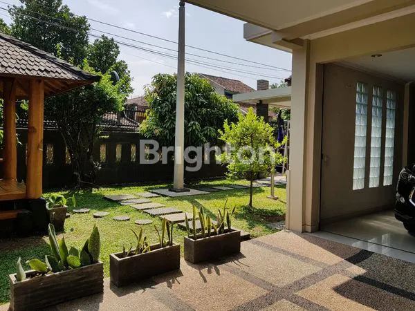 image RUMAH BESAR TERAWAT DAN TERTATA APIK GURUMINDA (4)