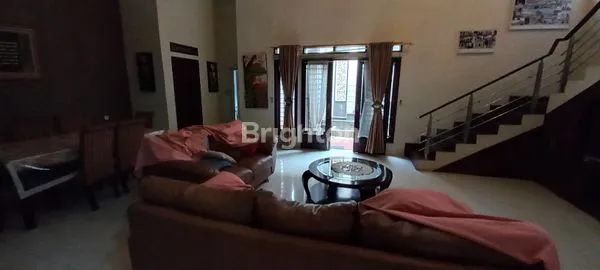 image RUMAH BESAR TERAWAT DAN TERTATA APIK GURUMINDA (7)