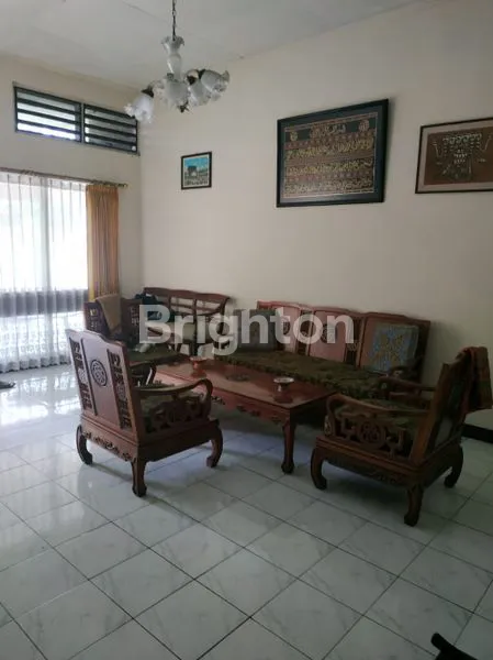 image RUMAH 2 BANGUNAN JALAN GAYUNGAN PTT SURABAYA (7)