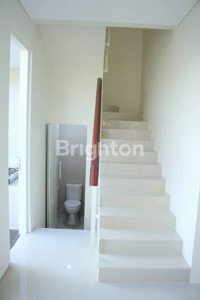 image RUMAH MINIMALIS 2 LANTAI SIAP HUNI,  ADA KELEBIHAN TANAH (7)