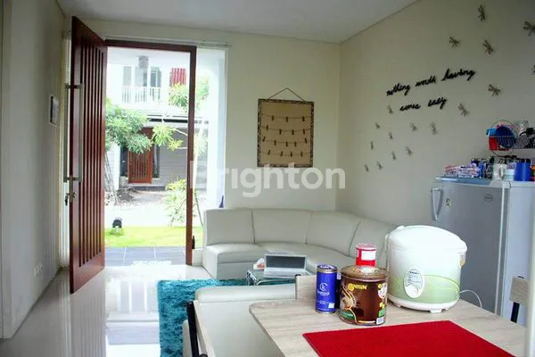 image RUMAH MINIMALIS 2 LANTAI SIAP HUNI,  ADA KELEBIHAN TANAH (8)