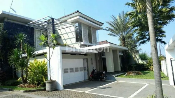 image RUMAH KH MALIK DALAM BURING (2)
