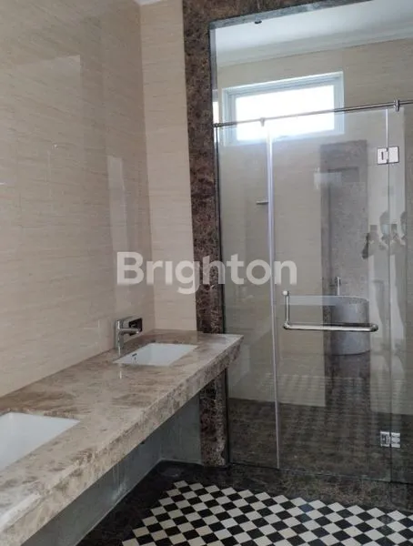 image RUMAH MEWAH SIAP HUNI GRAHA FAMILI (2)