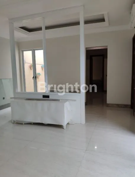 image RUMAH MEWAH SIAP HUNI GRAHA FAMILI (5)