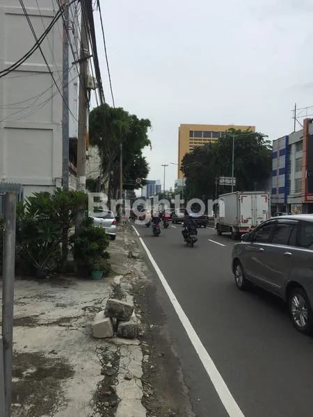 image RUMAH HITUNG TANAH JALAN K.H HASYIM ASHARI (3)