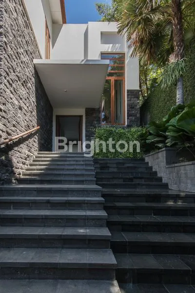 image LUXURY BEACH FRONT VILLA KUTA (6)