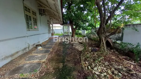 image RUMAH HOEK DI TOSIGA KEMANGGISAN JAKARTA BARAT (7)