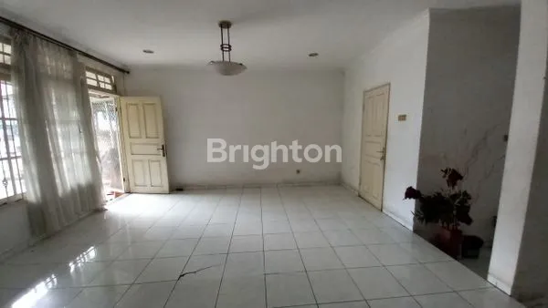 image RUMAH HOEK DI TOSIGA KEMANGGISAN JAKARTA BARAT (4)