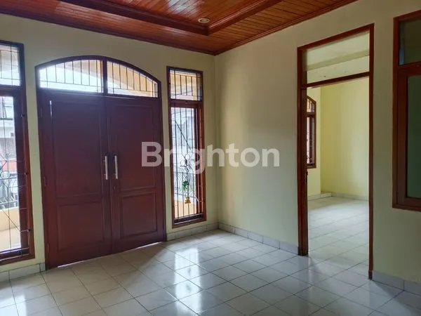 image RUMAH 2 LANTAI DI KOMPLEK NYAMAN 5 MENIT KE PINTU TOL CIMAHI (8)