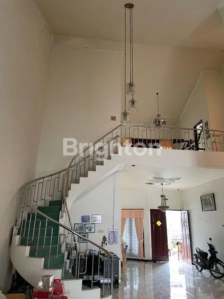 image SIAP HUNI SIMPANG DARMO PERMAI SELATAN ROW 2.5 MOBIL (2)