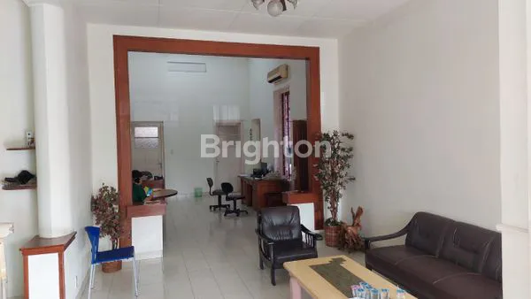 image RUMAH TENGAH KOTA SURABAYA COCOK UNTUK KANTOR ATAU RUMAH TANGGA (5)