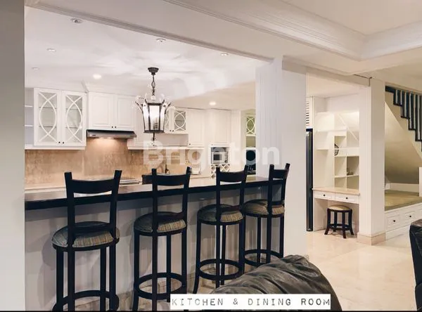 image RUMAH MEWAH DI LIPPO KARAWACI TANGERANG (6)