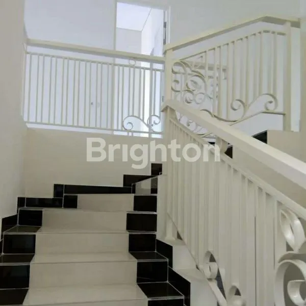 image RUMAH MODERN MINIMALIS 2 LT DI WISMA PERMAI BARAT SURABAYA BARU DAN GRESS (8)