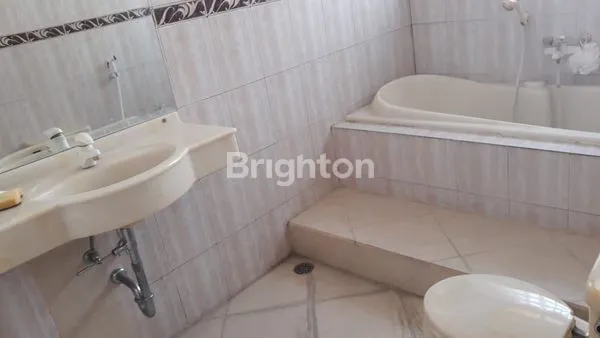 image RUMAH MEWAH DAN LUAS (2)