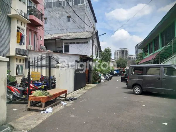 image RUKO KEBON JERUK UNTUK BISNIS BUNGA (1)