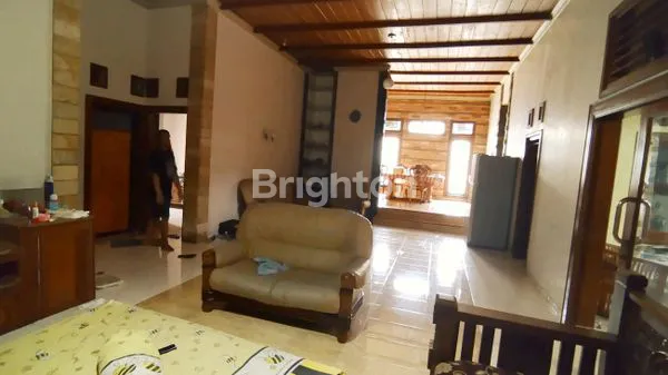 image RUMAH HOOK MEWAH SEMI FURNISH DEKAT SOEKARNO HATTA MALANG (3)