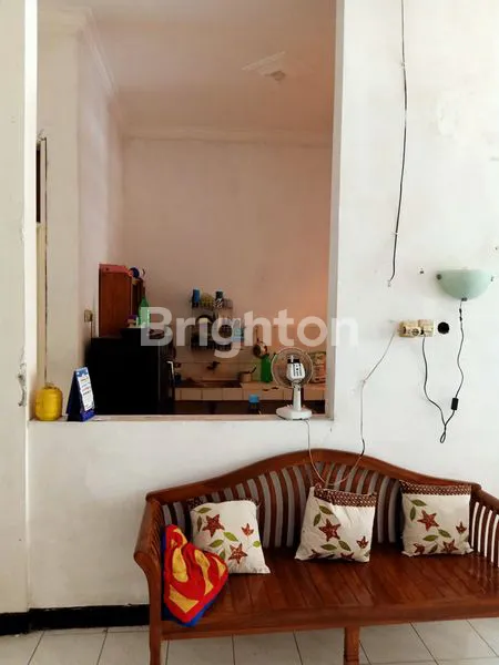 image BANGUNAN 1,5 LANTAI ROW JALAN LEBAR 4 MOBIL, DEKAT YAKAYA RUNGKUT (4)