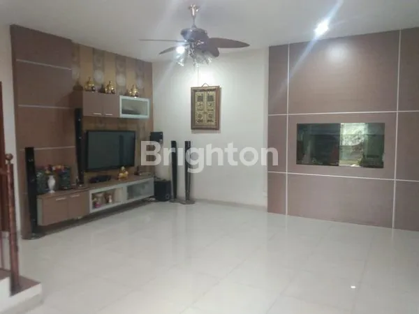 image MEWAN DAN NYAMAN (2)