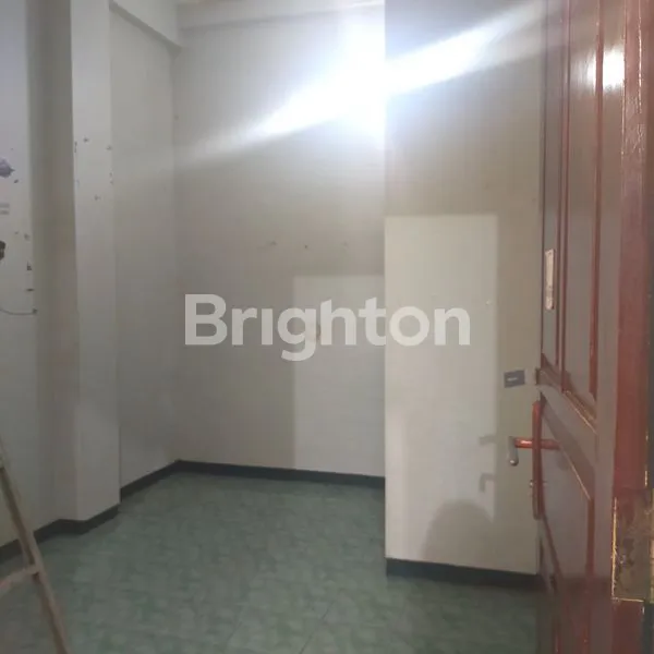 image RUMAH KOST DEPAN UNIVERSITAS COKROAMINOTO (2)